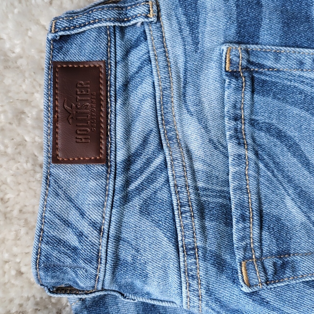 Hollister - Curvy High-Rise Mom Jean - Vintage Stretch - 5R - Picture 5 of 5